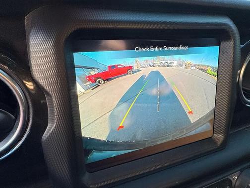 2023 Jeep Wrangler Sahara Altitude