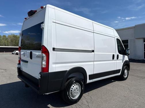 Bright White Clearcoat 2026 RAM ProMaster 1500 Base