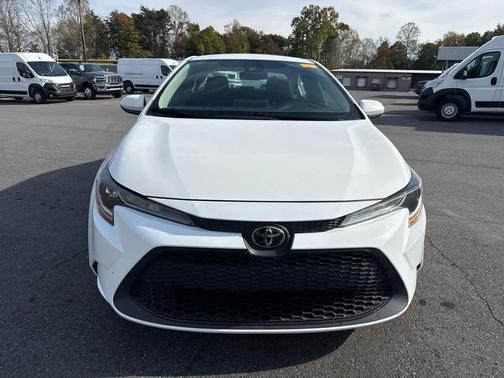 Super White 2021 Toyota Corolla LE