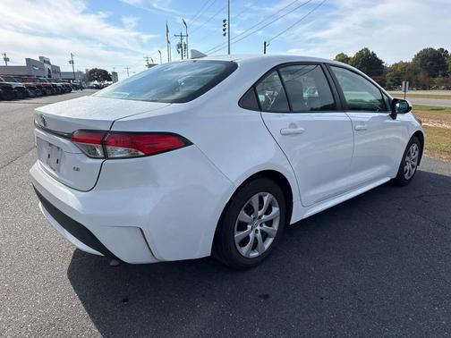 Super White 2021 Toyota Corolla LE