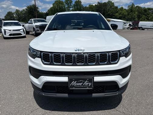 Bright White Clearcoat 2024 Jeep Compass Sport