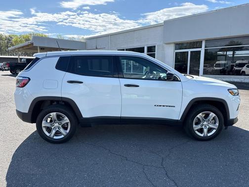 2024 Jeep Compass Sport