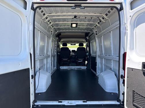Bright White Clearcoat 2026 RAM ProMaster 2500 Tradesman