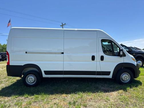 Bright White Clearcoat 2026 RAM ProMaster 2500 Tradesman