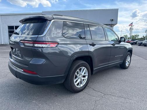 Baltic Gray Metallic Clearcoat 2023 Jeep Grand Cherokee L Laredo