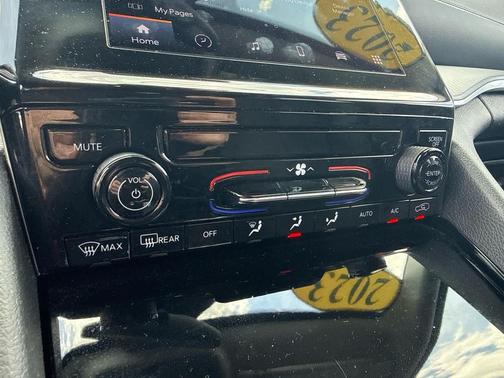 Baltic Gray Metallic Clearcoat 2023 Jeep Grand Cherokee L Laredo