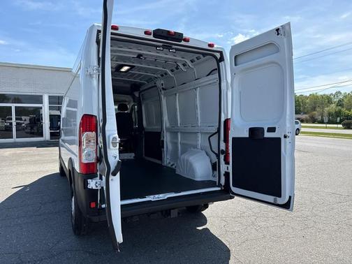 Bright White Clearcoat 2026 RAM ProMaster 2500 Tradesman
