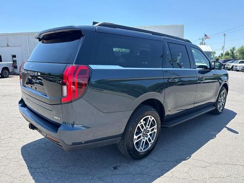 Stone Blue Metallic 2025 Ford Expedition Active