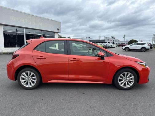 2025 Toyota Corolla Hatchback SE