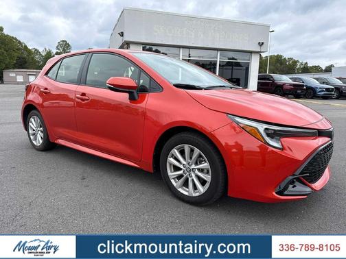 2025 Toyota Corolla Hatchback SE