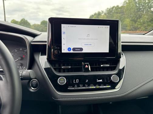 2025 Toyota Corolla Hatchback SE