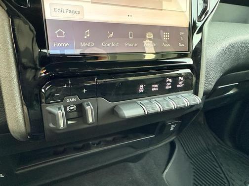 2026 RAM 2500 Tradesman 4x4 Crew Cab 64 Box