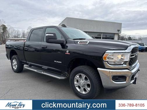2023 RAM 2500 Big Horn 4x4 Crew Cab 64 Box