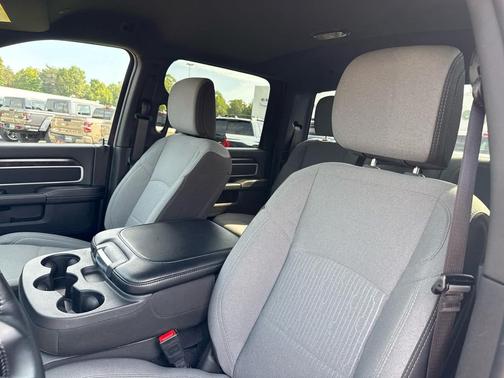 2024 RAM 2500 Big Horn 4x4 Crew Cab 64 Box