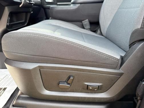 2024 RAM 2500 Big Horn 4x4 Crew Cab 64 Box
