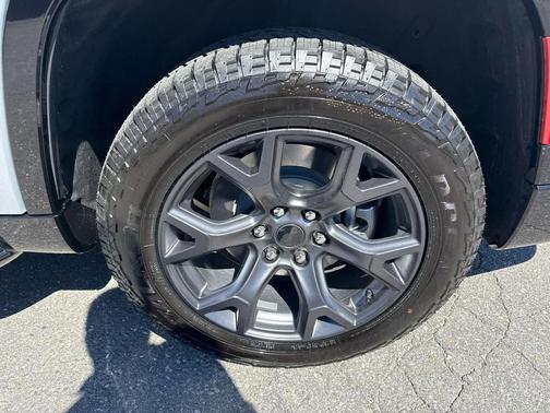 Silver Zynith 2026 Jeep Grand Wagoneer Upland