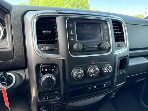 Diamond Black Crystal Pearlcoat 2024 RAM 1500 Classic Warlock 4x4 Crew Cab 57 Box
