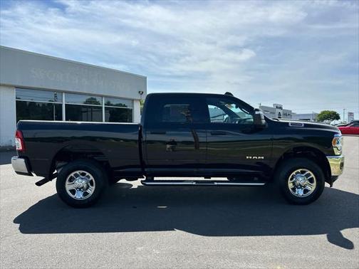 2024 RAM 2500 Big Horn 4x4 Crew Cab 64 Box