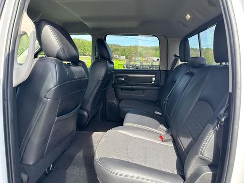 2017 RAM 1500 Night 4x4 Crew Cab 57 Box