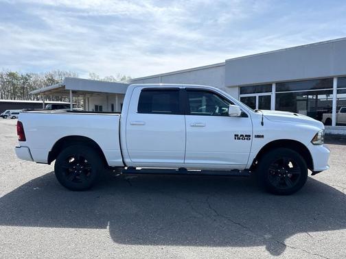 2017 RAM 1500 Night 4x4 Crew Cab 57 Box