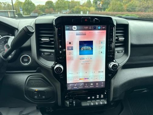 2026 RAM 3500 Tradesman 4x4 Crew Cab 8 Box