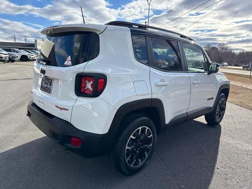 2023 Jeep Renegade Trailhawk