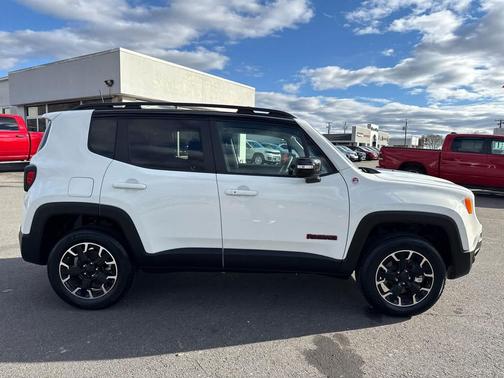 2023 Jeep Renegade Trailhawk