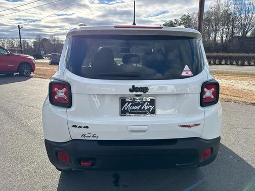 2023 Jeep Renegade Trailhawk