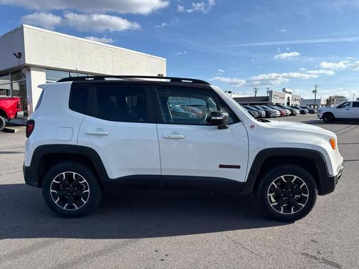 2023 Jeep Renegade Trailhawk
