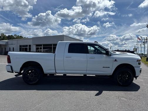 2025 RAM 2500 Laramie 4x4 Mega Cab 64 Box