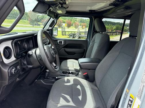 Anvil Clear Coat 2024 Jeep Wrangler Sport S
