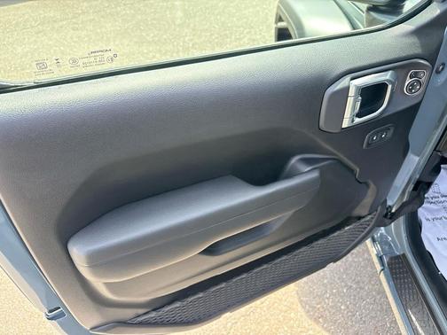 Anvil Clearcoat 2026 Jeep Wrangler Sport S