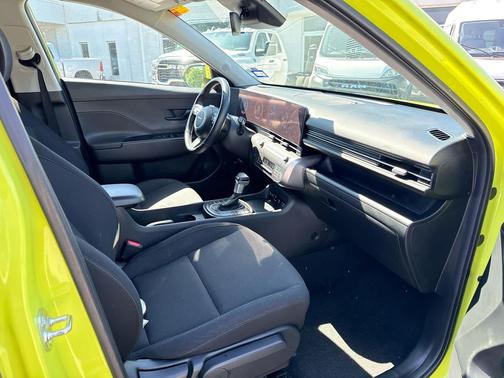 Neoteric Yellow 2024 Hyundai KONA SEL