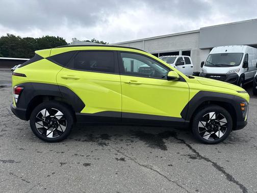 Neoteric Yellow 2024 Hyundai KONA SEL