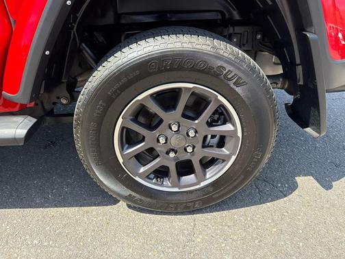 Firecracker Red Clearcoat 2021 Jeep Gladiator Overland