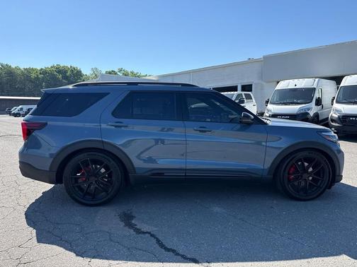 Vapor Blue Metallic 2025 Ford Explorer ST