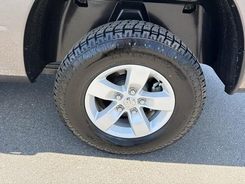 Granite Crystal Metallic Clearcoat 2024 RAM 1500 Classic SLT