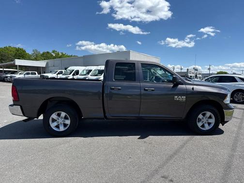Granite Crystal Metallic Clearcoat 2024 RAM 1500 Classic SLT