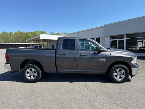 Granite Crystal Metallic Clearcoat 2024 RAM 1500 Classic SLT