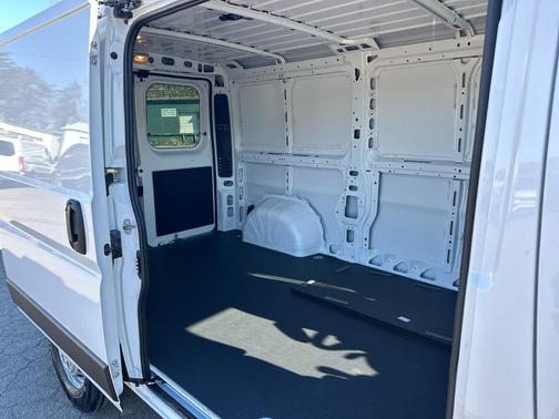 2025 RAM ProMaster 2500 Tradesman