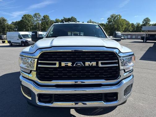 2024 RAM 3500 Tradesman 4x4 Crew Cab 8 Box