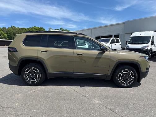 41 2026 Jeep Cherokee Laredo