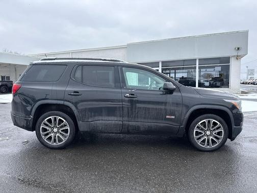 2017 GMC Acadia SLT