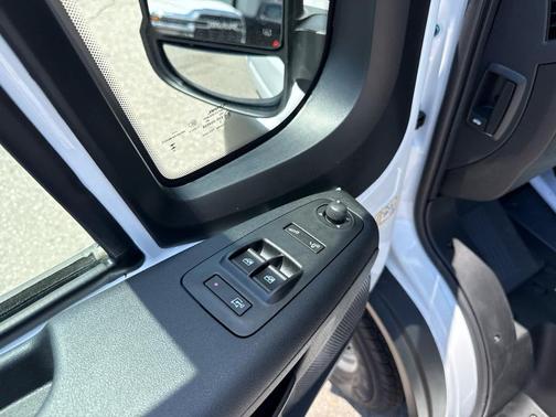 Bright White Clearcoat 2026 RAM ProMaster 2500 Tradesman