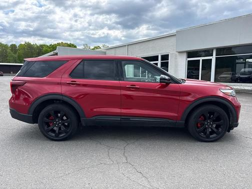 Rapid Red Metallic Tinted Clearcoat 2022 Ford Explorer ST