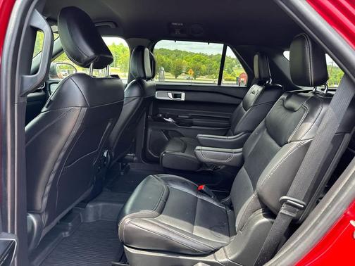 Rapid Red Metallic Tinted Clearcoat 2022 Ford Explorer ST