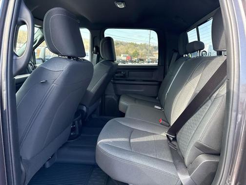 2026 RAM 3500 Tradesman 4x4 Crew Cab 8 Box