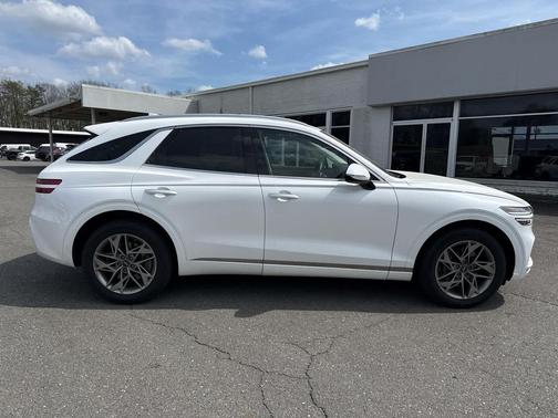 Uyuni White 2025 Genesis GV70 2.5T