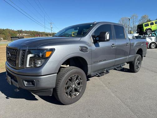 2019 Nissan Titan XD SL