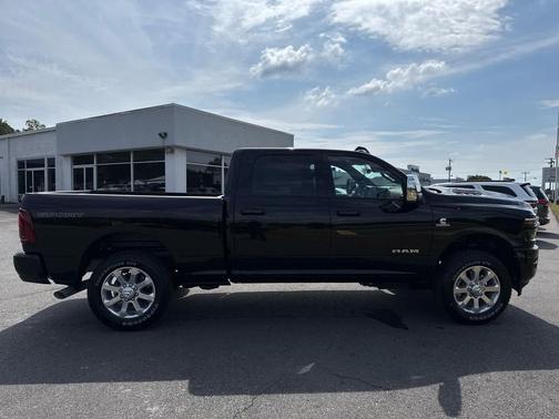 2025 RAM 2500 Laramie 4x4 Crew Cab 64 Box
